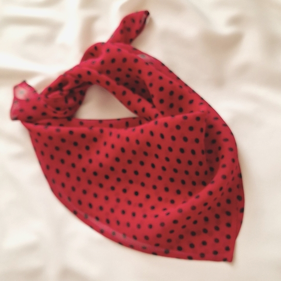 🍎19.5"X19" Silk Gorgette Square Scarf Red Black Polkadot Print - Picture 3 of 5